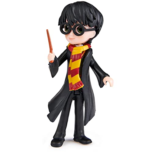 Top regalos para frikis y geeks HARRY POTTER-WIZARDING WORLD - MUÑECO HARRY POTTER 8 CM - Figura Harry Potter Articulada con Varita y Uniforme Hogwarts - 6062061 - Juguetes Niños 5 Años +