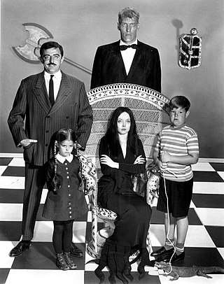Imagen de los personajes de la FAMILIA ADDAMS en la serie del año 1964